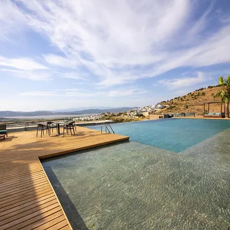 Comfy With Shared Pool And Gym In Βίλα